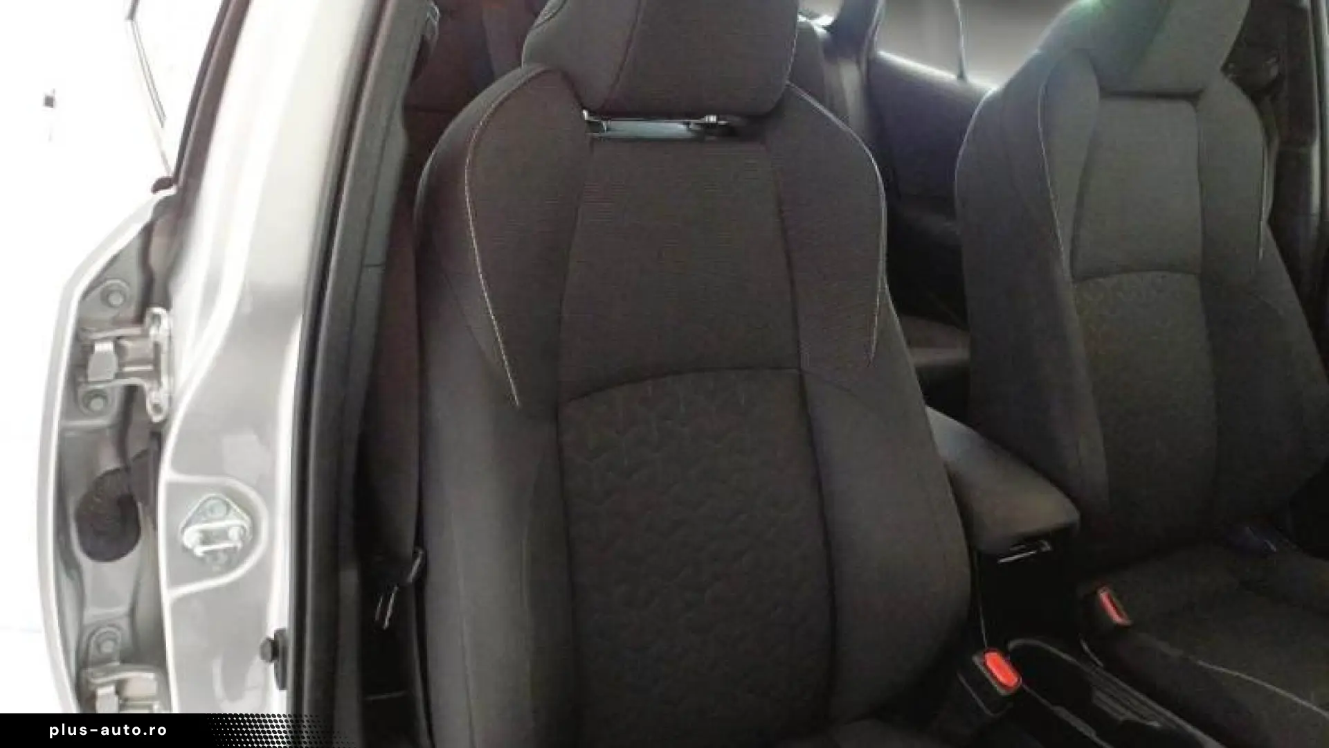 Toyota Corolla 1.8 Hybrid Touring Sport echipare Bussines