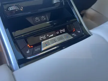BMW 840 i Gran Coupe Laser Sport package HUD