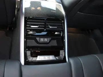 BMW 840i xDrive Gran Coupé Carbon Package Head-Up