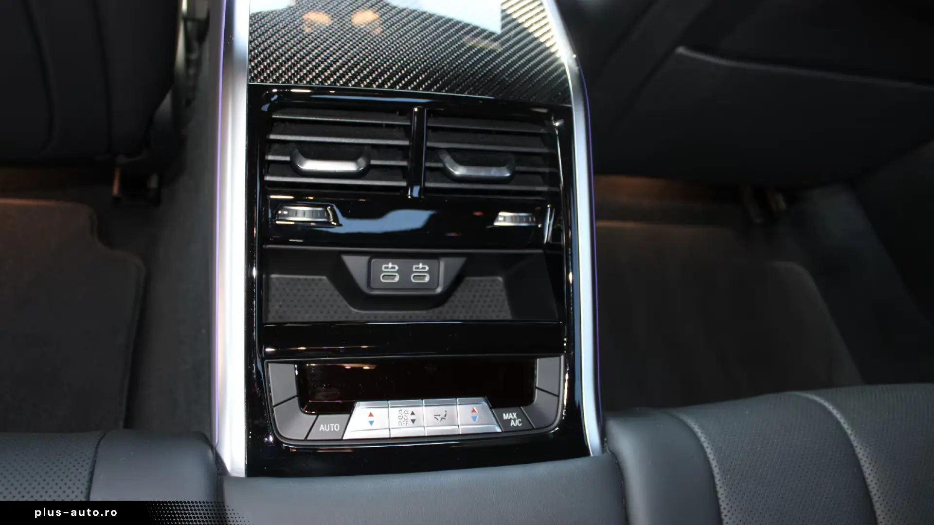 BMW 840i xDrive Gran Coupé Carbon Package Head-Up