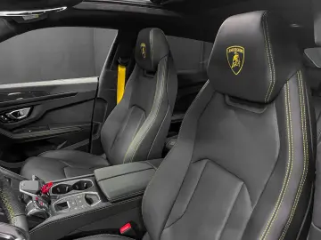 LAMBORGHINI Urus URUS S  AKRAPOVIC B&O 3d 23  PANO XPEL MY24