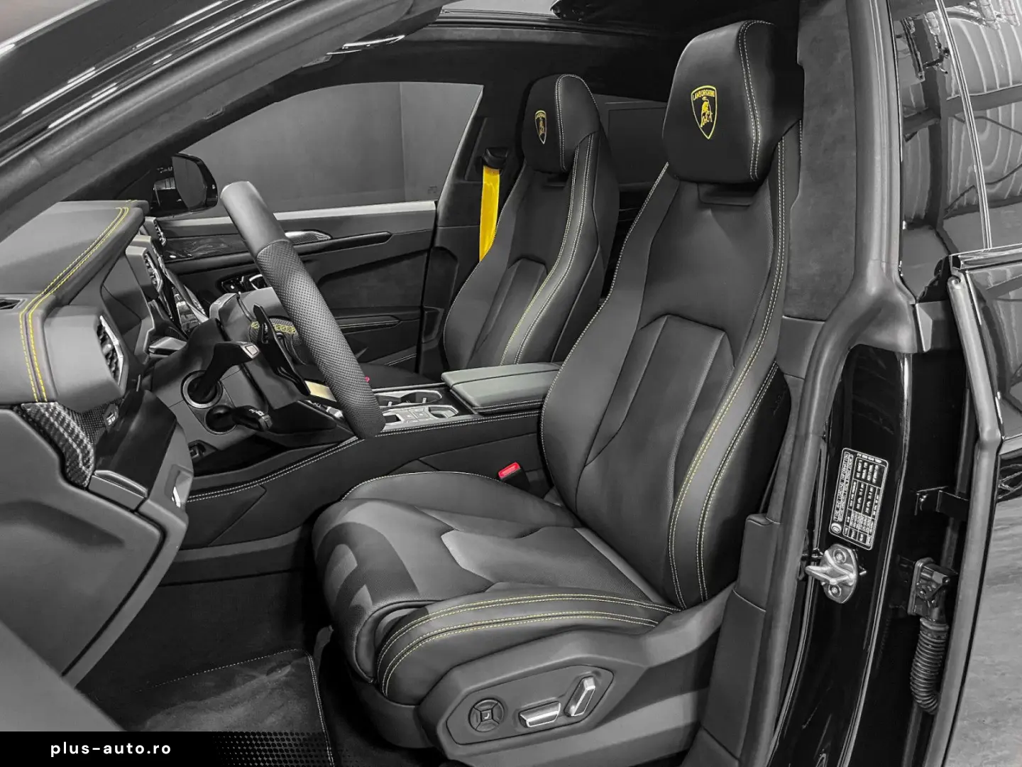 LAMBORGHINI Urus URUS S  AKRAPOVIC B&O 3d 23  PANO XPEL MY24