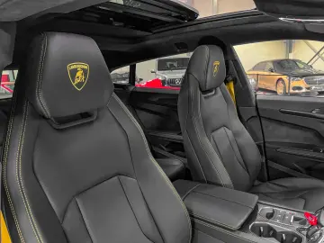 LAMBORGHINI Urus URUS S  AKRAPOVIC B&O 3d 23  PANO XPEL MY24