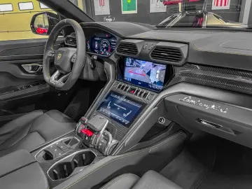LAMBORGHINI Urus URUS S  AKRAPOVIC B&O 3d 23  PANO XPEL MY24