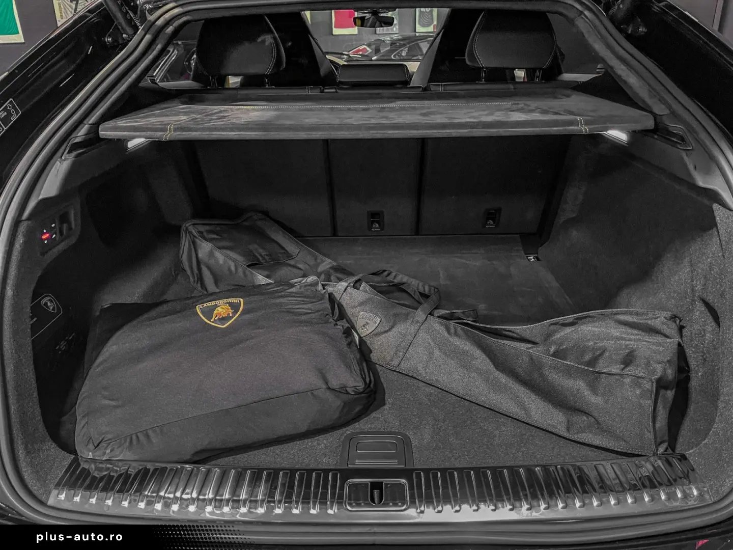 LAMBORGHINI Urus URUS S  AKRAPOVIC B&O 3d 23  PANO XPEL MY24