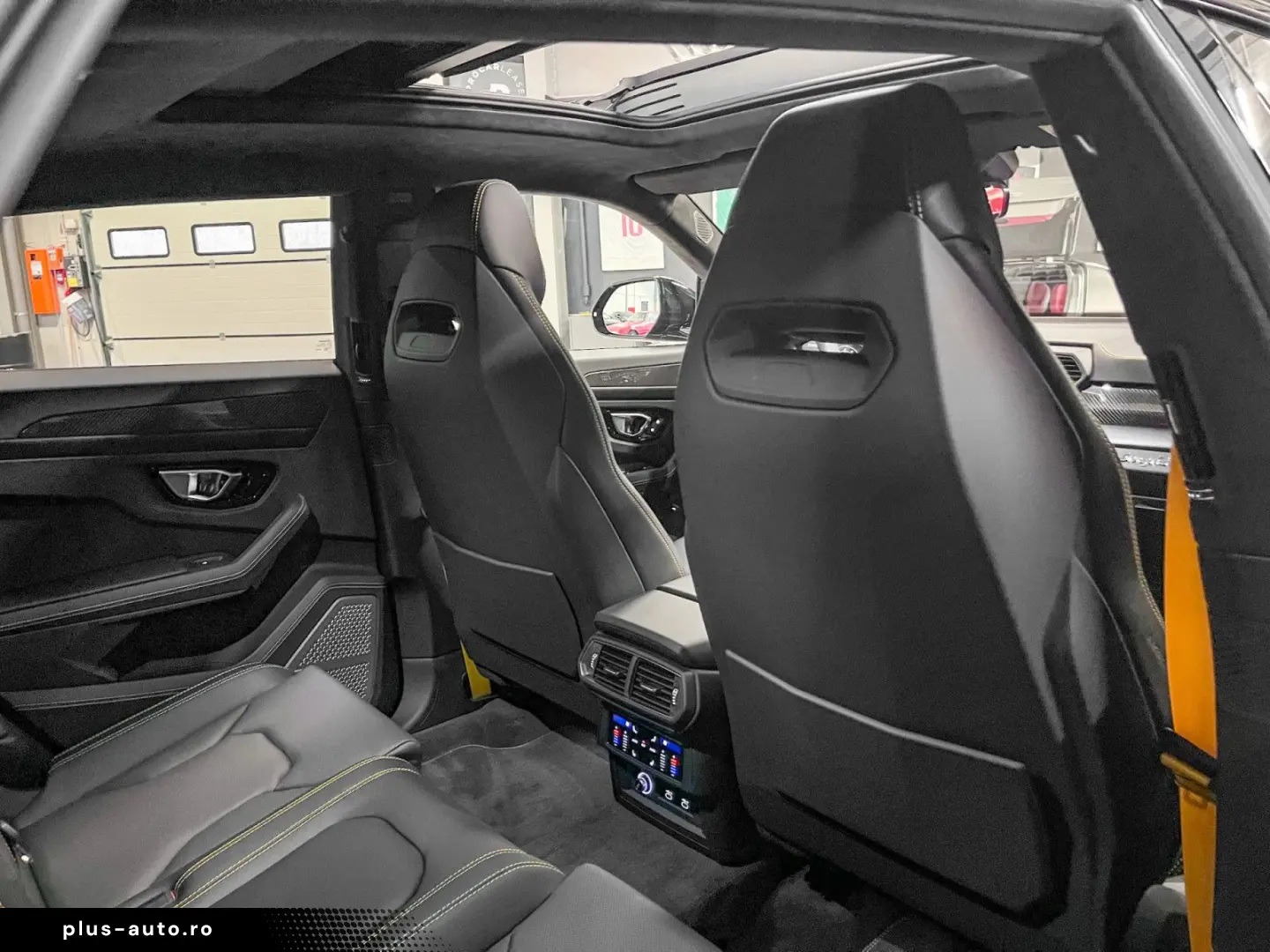 LAMBORGHINI Urus URUS S  AKRAPOVIC B&O 3d 23  PANO XPEL MY24