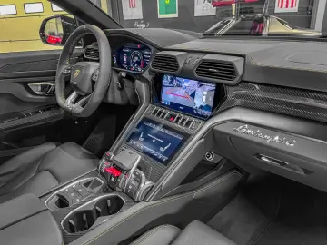 LAMBORGHINI Urus URUS S  AKRAPOVIC B&O 3d 23  PANO XPEL MY24