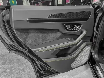 LAMBORGHINI Urus URUS S  AKRAPOVIC B&O 3d 23  PANO XPEL MY24