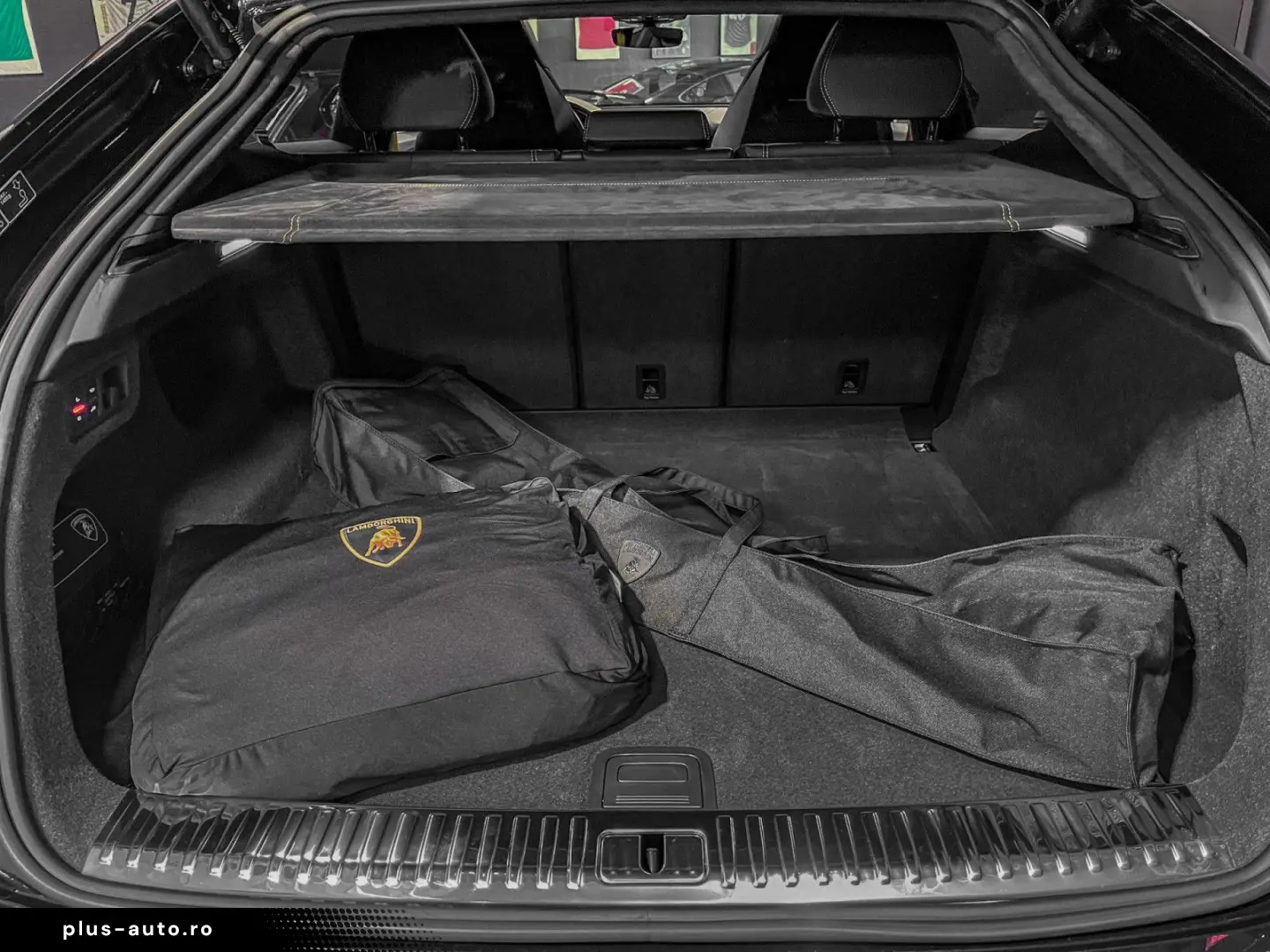 LAMBORGHINI Urus URUS S  AKRAPOVIC B&O 3d 23  PANO XPEL MY24
