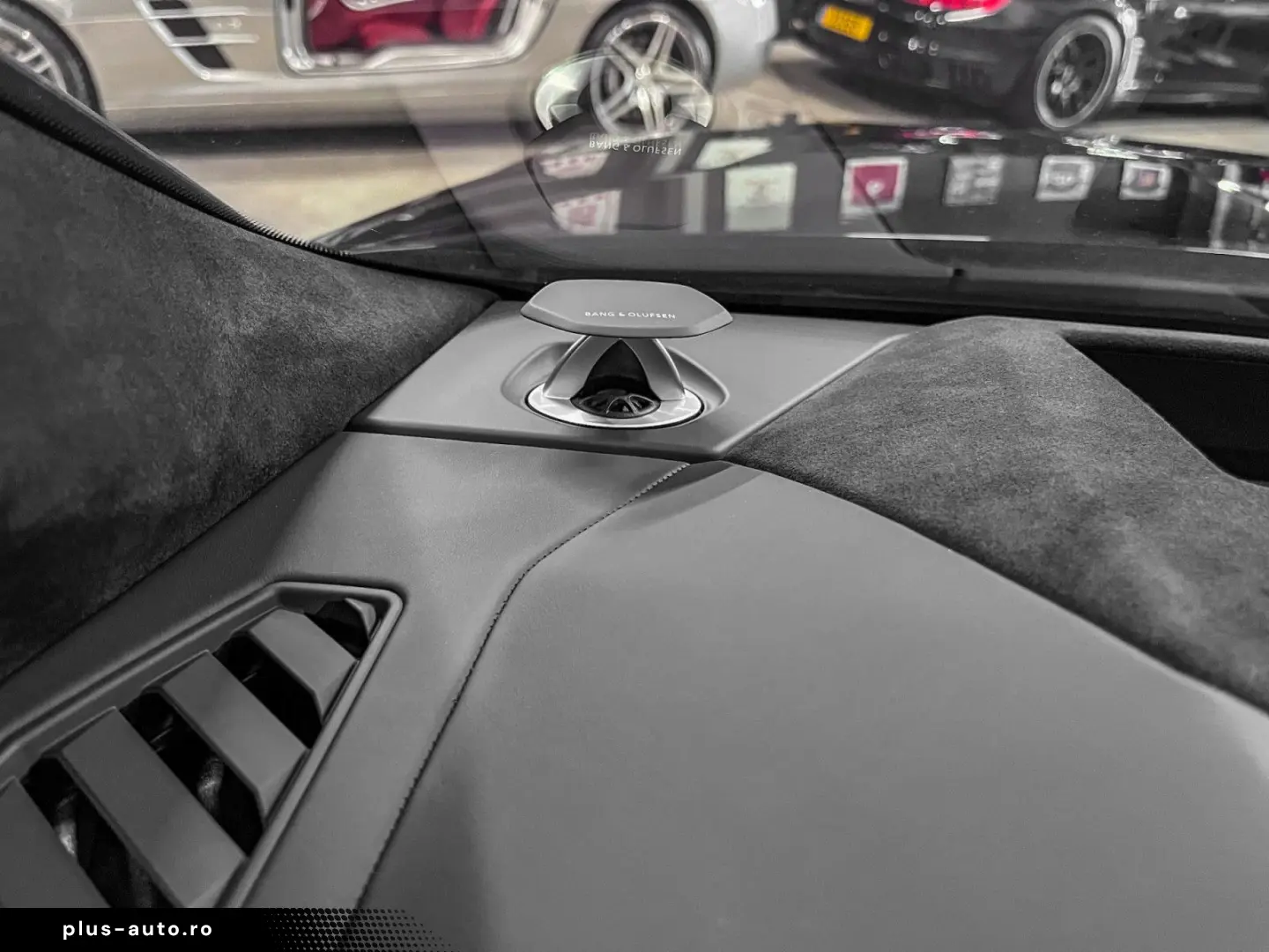 LAMBORGHINI Urus URUS S  AKRAPOVIC B&O 3d 23  PANO XPEL MY24