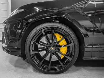 LAMBORGHINI Urus URUS S  AKRAPOVIC B&O 3d 23  PANO XPEL MY24
