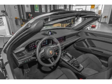 PORSCHE 992 911 992.2 TARGA 4 GTS   FACELIFT MY2025   SO
