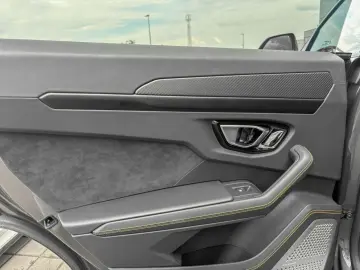 LAMBORGHINI Urus URUS S   Bang & Olufsen 3D   Carbone   23