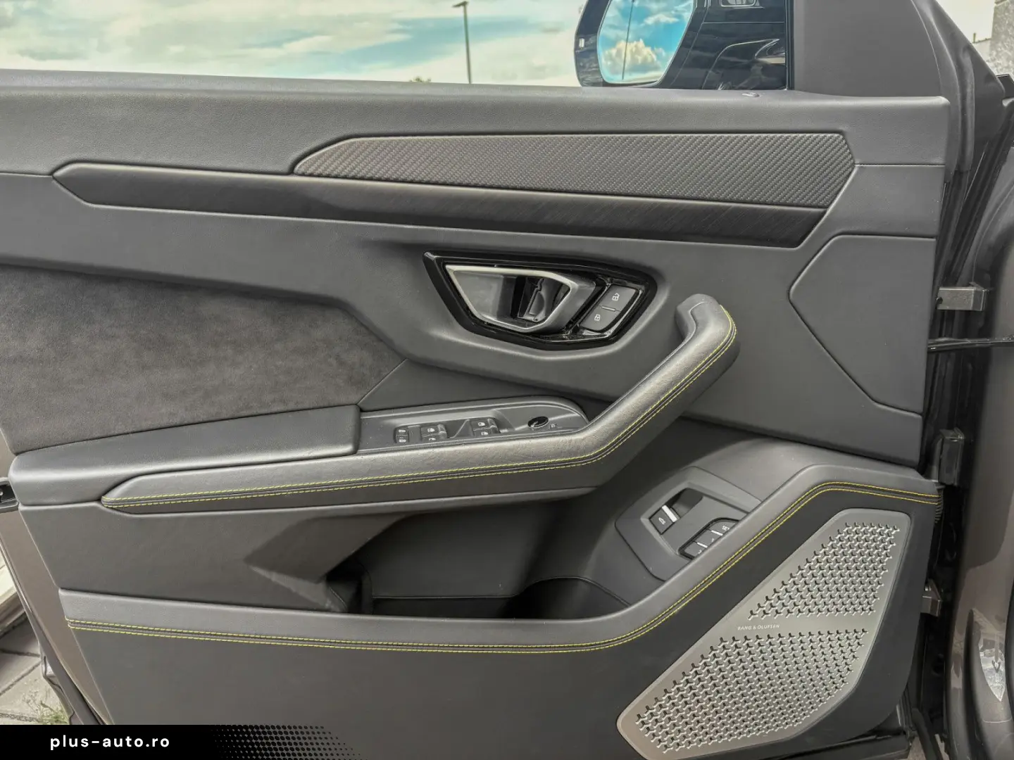 LAMBORGHINI Urus URUS S   Bang & Olufsen 3D   Carbone   23