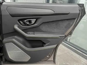 LAMBORGHINI Urus URUS S   Bang & Olufsen 3D   Carbone   23