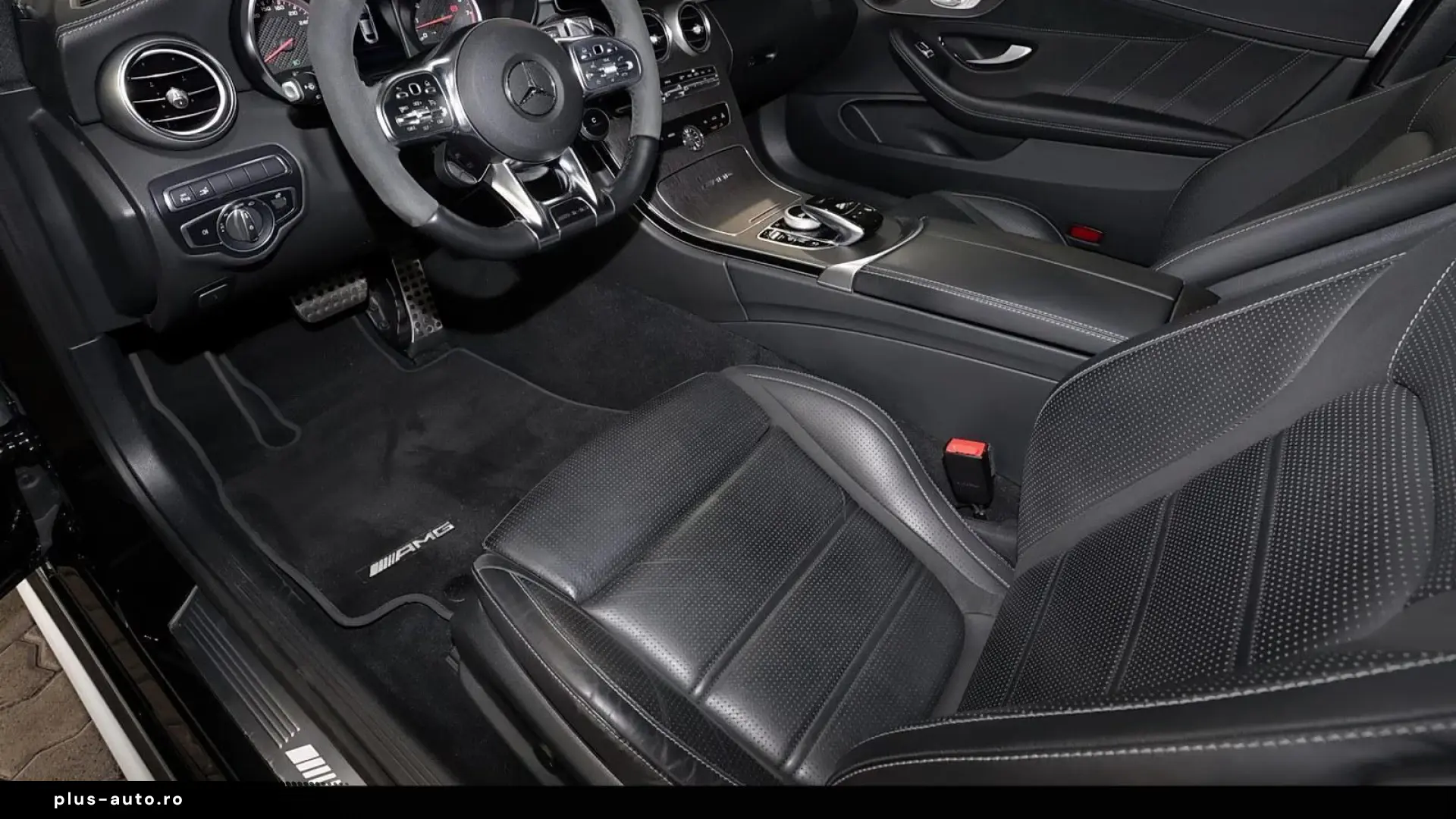 Mercedes-Benz C 63 AMG S KAMERA CARPLAY M-LED MEMORY 19 ZOLL