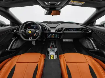 FERRARI 12Cilindri