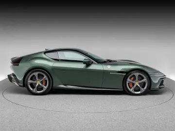 FERRARI 12Cilindri