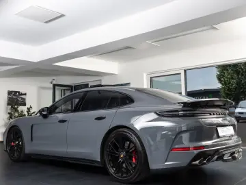 PORSCHE Panamera GTS SportDesign Beifahrerdisplay Pano