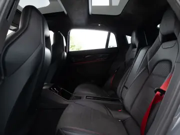 PORSCHE Panamera GTS SportDesign Beifahrerdisplay Pano