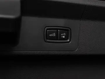 PORSCHE Panamera GTS SportDesign Beifahrerdisplay Pano