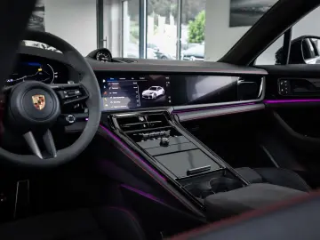 PORSCHE Panamera GTS SportDesign Beifahrerdisplay Pano