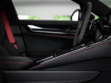 PORSCHE Panamera GTS SportDesign Beifahrerdisplay Pano
