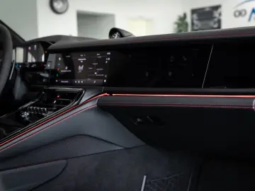 PORSCHE Panamera GTS SportDesign Beifahrerdisplay Pano