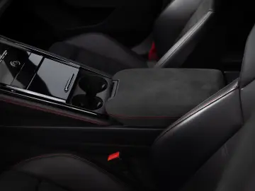 PORSCHE Panamera GTS SportDesign Beifahrerdisplay Pano