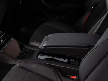 PORSCHE Panamera GTS SportDesign Beifahrerdisplay Pano