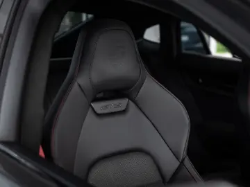 PORSCHE Panamera GTS SportDesign Beifahrerdisplay Pano