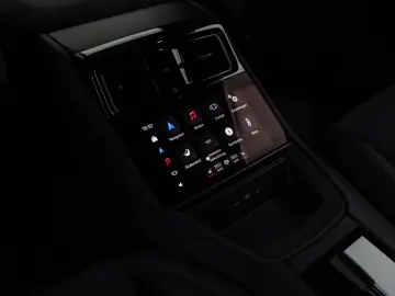 PORSCHE Panamera GTS SportDesign Beifahrerdisplay Pano