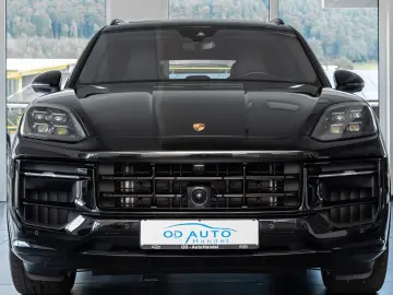 PORSCHE Cayenne S E-Hybrid SportDesign DVD im Fond AHK