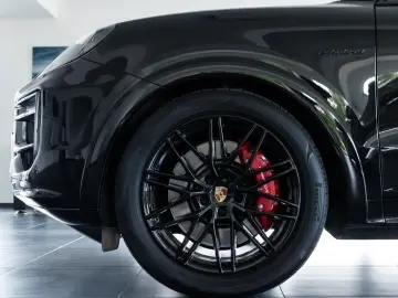 PORSCHE Cayenne S E-Hybrid SportDesign DVD im Fond AHK