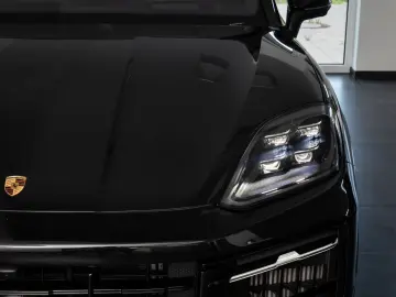 PORSCHE Cayenne S E-Hybrid SportDesign DVD im Fond AHK