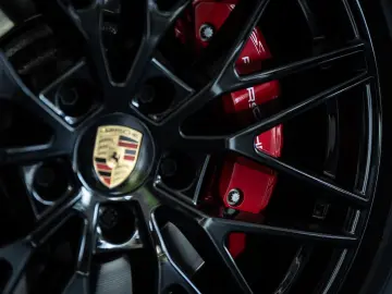 PORSCHE Cayenne S E-Hybrid SportDesign DVD im Fond AHK