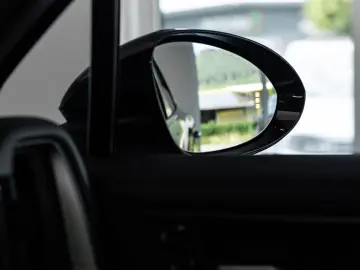 PORSCHE Cayenne S E-Hybrid SportDesign DVD im Fond AHK