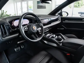 PORSCHE Cayenne S E-Hybrid SportDesign DVD im Fond AHK