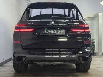 BMW X7 xDrive40d M Sport Pro AHK Sitzlüftung ACC