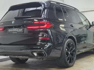 BMW X7 xDrive40d M Sport Pro AHK Sitzlüftung ACC