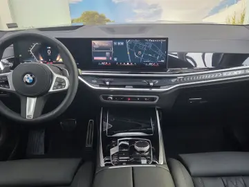 BMW X7 xDrive40d M Sport Pro AHK Sitzlüftung ACC