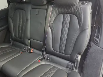 BMW X7 xDrive40d M Sport Pro AHK Sitzlüftung ACC