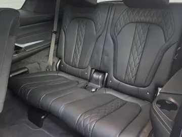 BMW X7 xDrive40d M Sport Pro AHK Sitzlüftung ACC