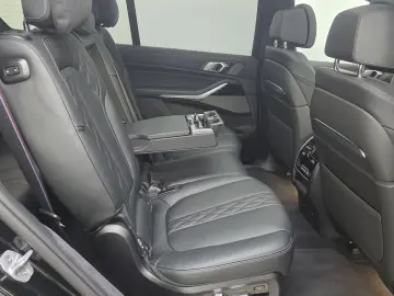 BMW X7 xDrive40d M Sport Pro AHK Sitzlüftung ACC