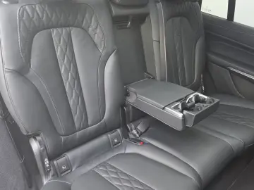 BMW X7 xDrive40d M Sport Pro AHK Sitzlüftung ACC