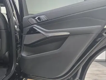 BMW X7 xDrive40d M Sport Pro AHK Sitzlüftung ACC