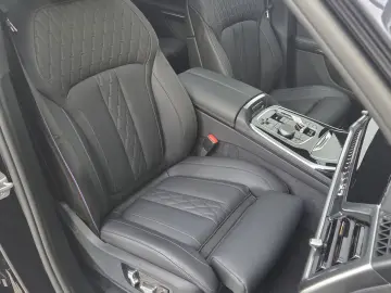 BMW X7 xDrive40d M Sport Pro AHK Sitzlüftung ACC