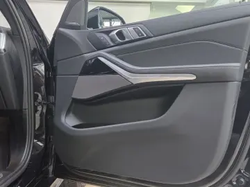 BMW X7 xDrive40d M Sport Pro AHK Sitzlüftung ACC