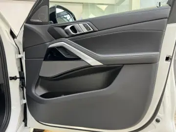 BMW X6 xDrive30d M Sport Pro AHK Pano Sitzlüft. ACC