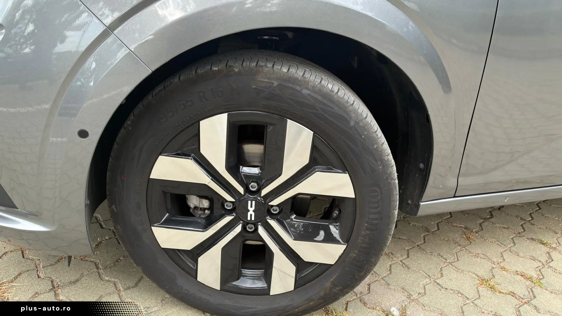Logan XX 2025 7000 km TCe 90cp
